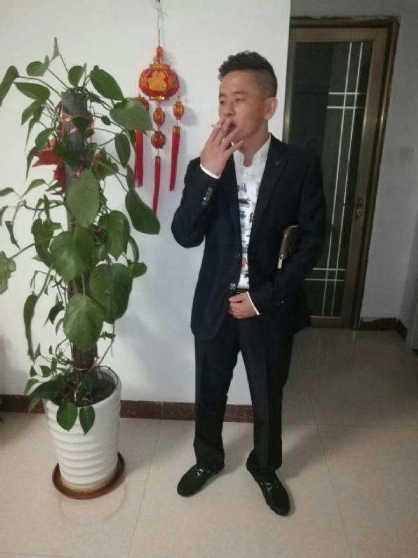 男人三十而立的第二张照片--宜宾相亲服务中心