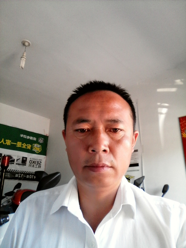 左手的第一张照片--宜宾相亲服务中心