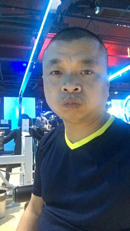 奋斗的第一张照片--宜宾相亲服务中心
