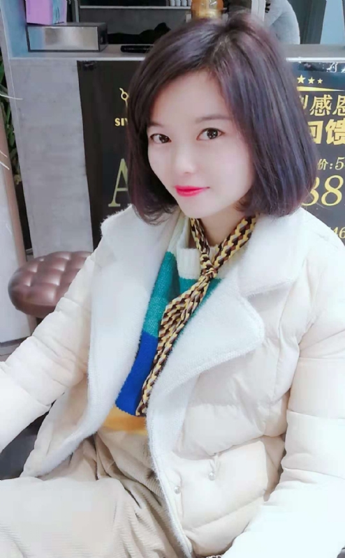 认真的雪的第一张照片--宜宾相亲服务中心