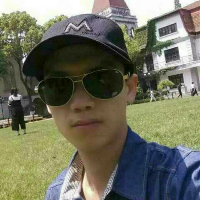 龙小华的第一张照片--宜宾相亲服务中心