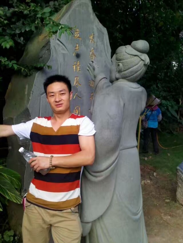 相依相伴的第一张照片--宜宾相亲服务中心