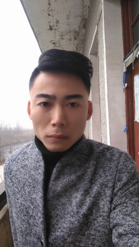 谁伴我闯荡的第一张照片--宜宾相亲服务中心