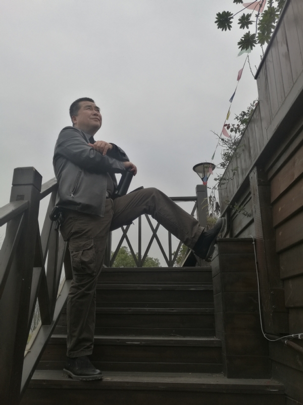 孤单背影的第一张照片--宜宾相亲服务中心
