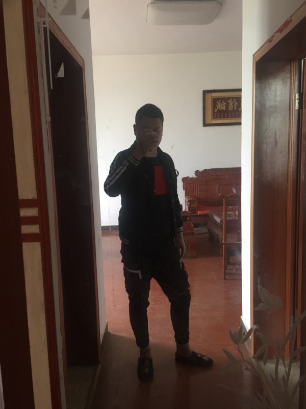 MC无所畏惧的第一张照片--宜宾相亲服务中心