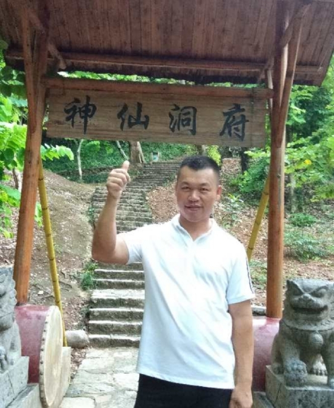 强仔的第一张照片--宜宾相亲服务中心