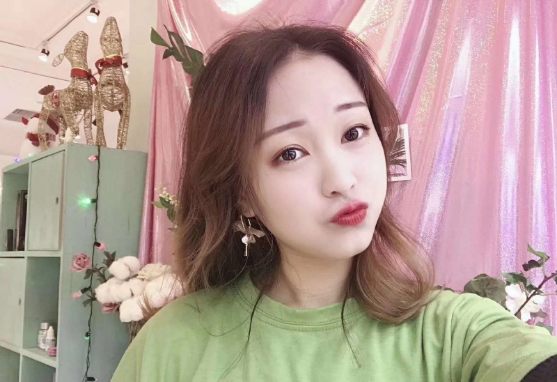 罗兰的第二张照片--宜宾相亲服务中心