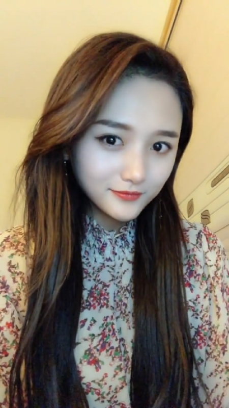 淡然一笑的第一张照片--宜宾相亲服务中心