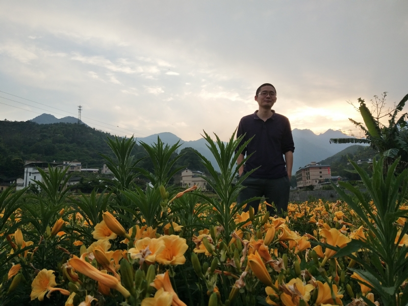 黄晓东的第一张照片--宜宾相亲服务中心