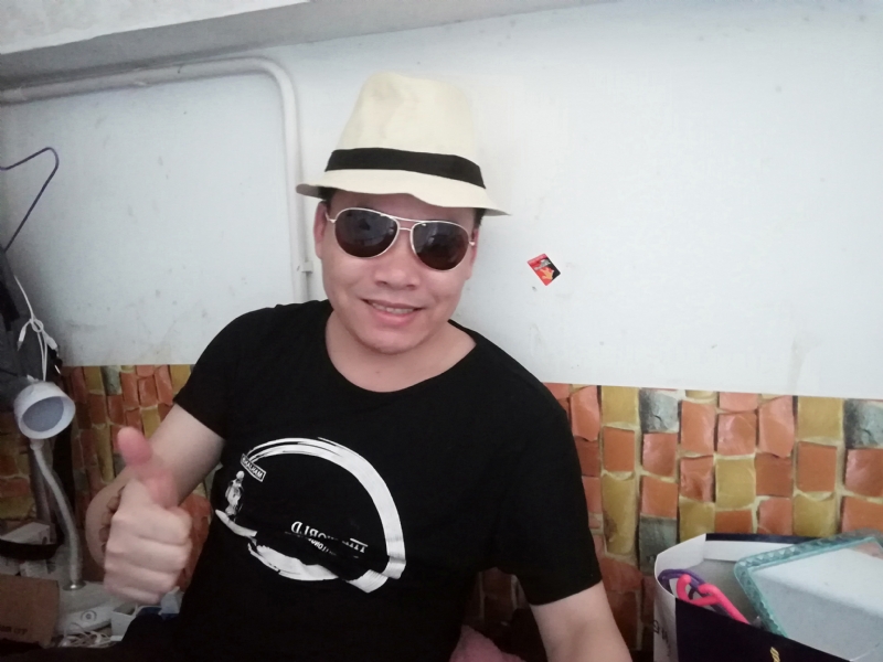 艰难爱情的第一张照片--宜宾相亲服务中心