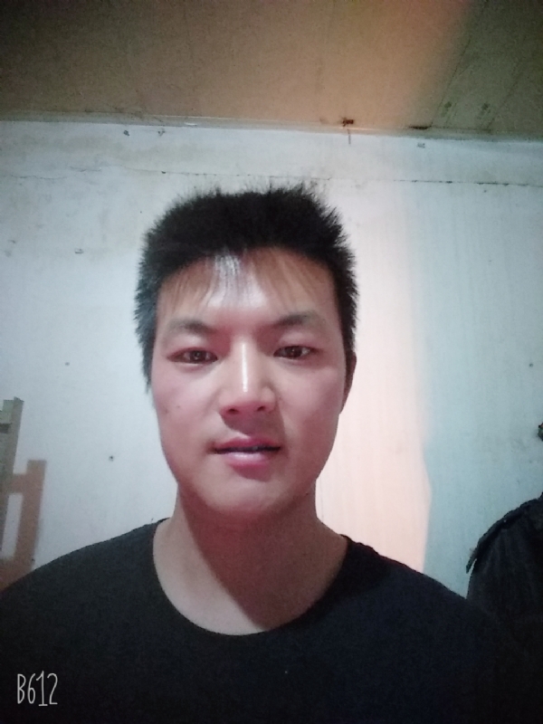 风轻云淡的第一张照片--宜宾相亲服务中心