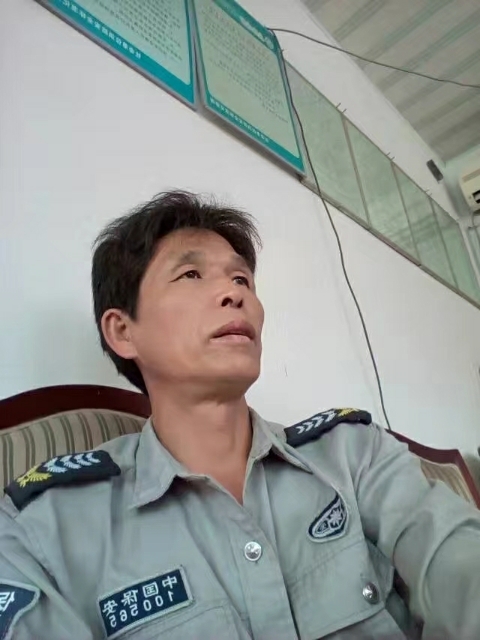 卧窗听雨的第一张照片--宜宾相亲服务中心
