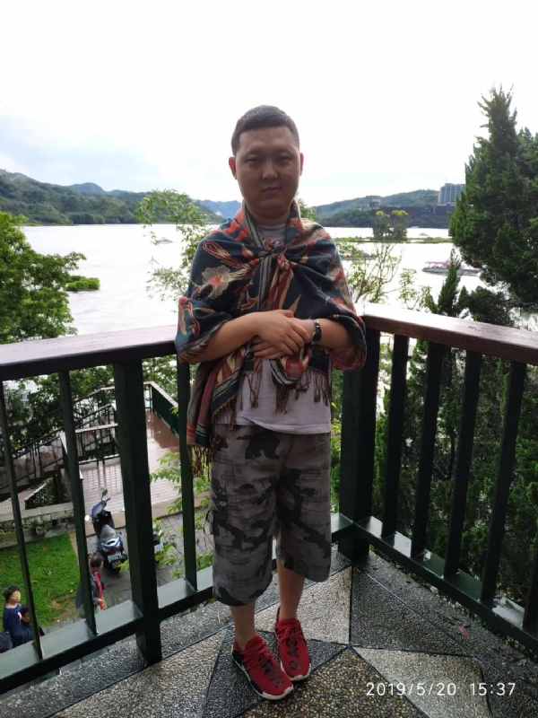 爱情里的俩个人的第一张照片--宜宾相亲服务中心