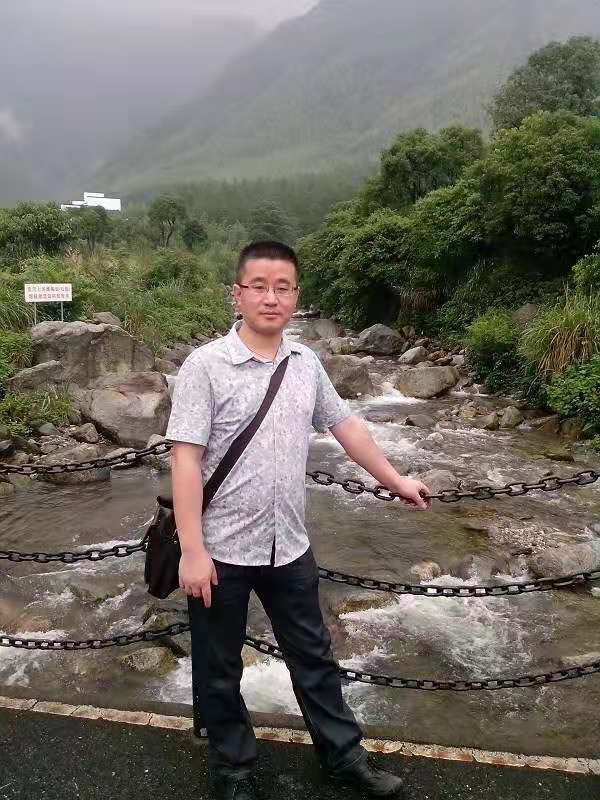 淡定牛魔王的第三张照片--宜宾相亲服务中心
