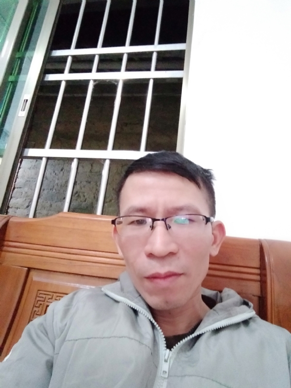 奋斗的第一张照片--宜宾相亲服务中心