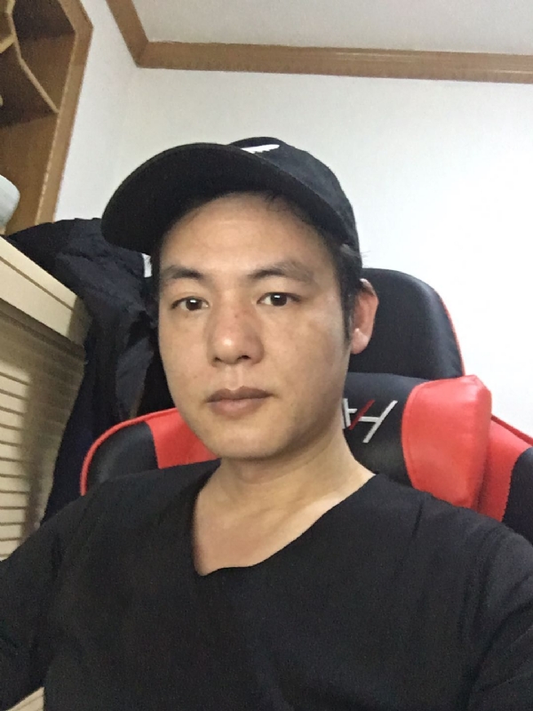 扛枪打鸟的第一张照片--宜宾相亲服务中心