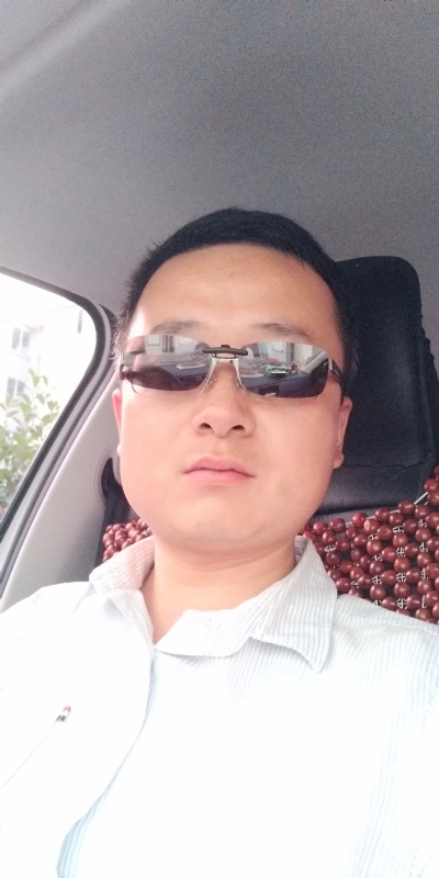 痛苦的单身狗的第二张照片--宜宾相亲服务中心