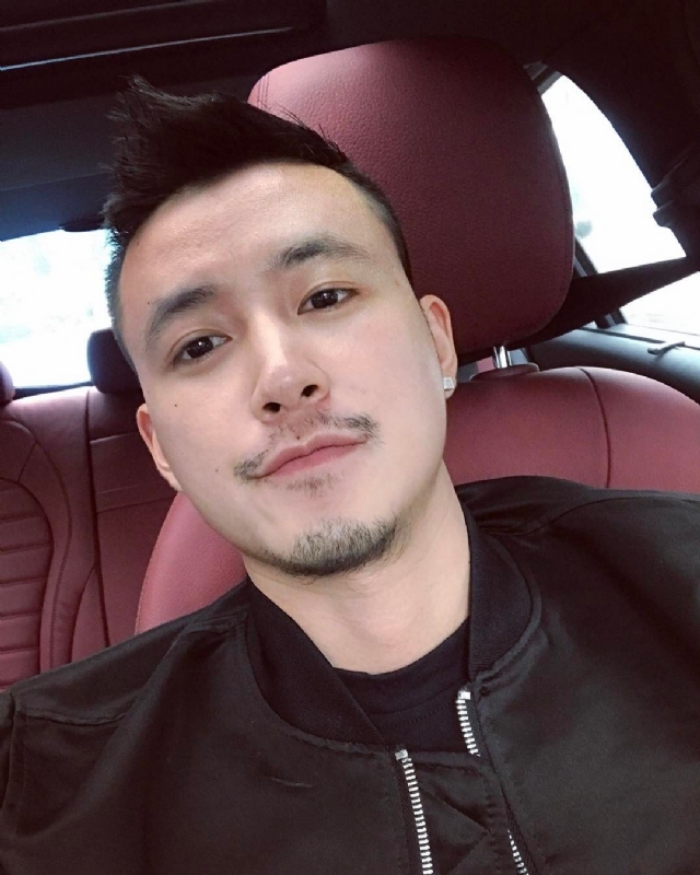 隆刘的第一张照片--宜宾相亲服务中心