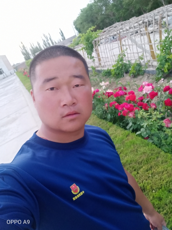 奋斗中的青春最美丽的第一张照片--宜宾相亲服务中心