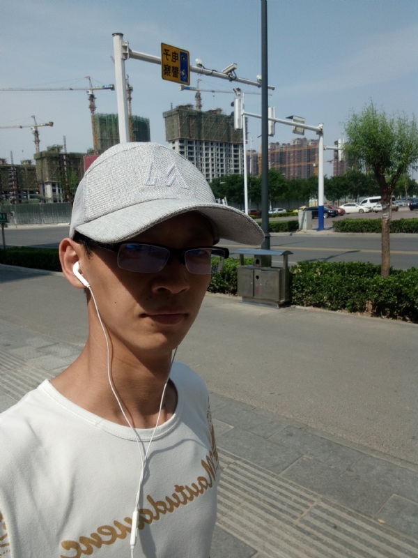 挥一挥手什么都没有的第一张照片--宜宾相亲服务中心