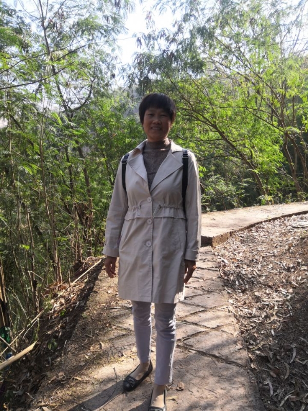 兰草的第一张照片--宜宾相亲服务中心