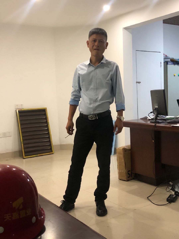 郁闷之中的第一张照片--宜宾相亲服务中心