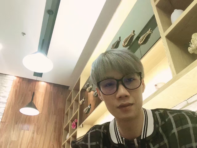 黄峰的第二张照片--宜宾相亲服务中心