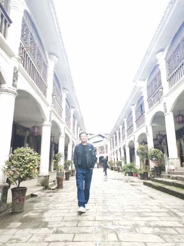 斌哥哥的第一张照片--宜宾相亲服务中心
