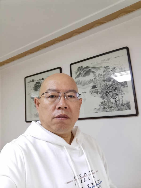 光头博士的第一张照片--宜宾相亲服务中心