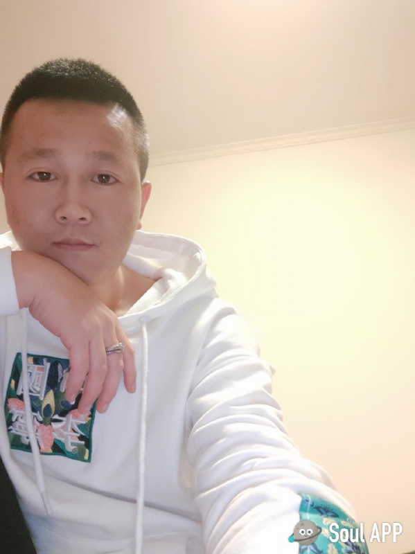 Away的第一张照片--宜宾相亲服务中心