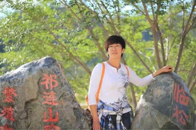 弱水河边青春草的第一张照片--宜宾相亲服务中心
