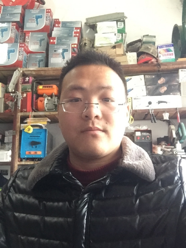 鼎福的第一张照片--宜宾相亲服务中心