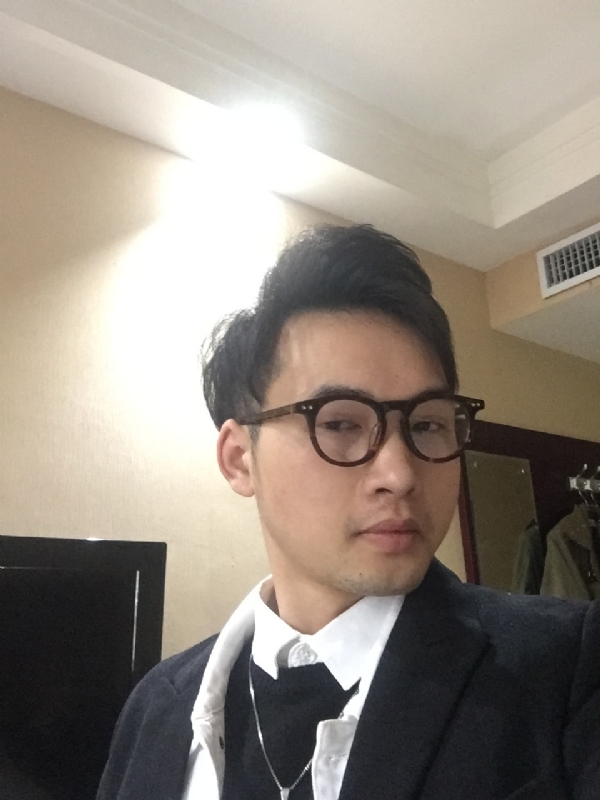 曾亮的第一张照片--宜宾相亲服务中心