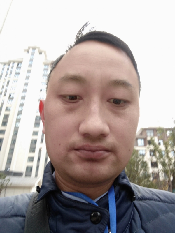 老男人的第一张照片--宜宾相亲服务中心