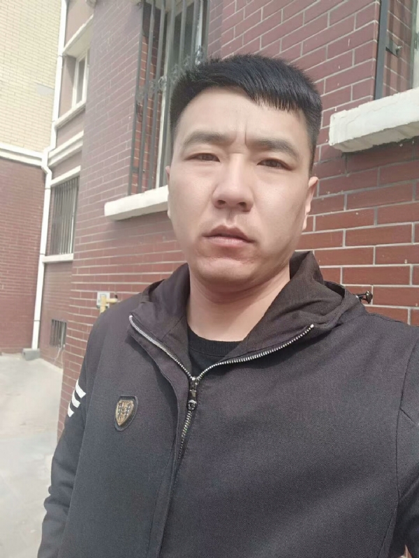 谁伴我闯荡的第一张照片--宜宾相亲服务中心