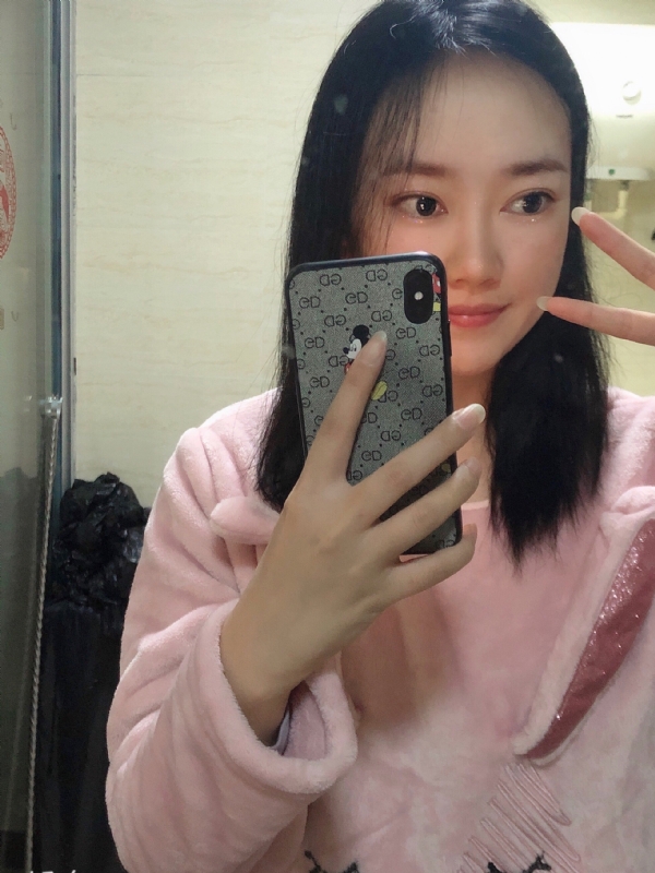 叶落知秋的第一张照片--宜宾相亲服务中心