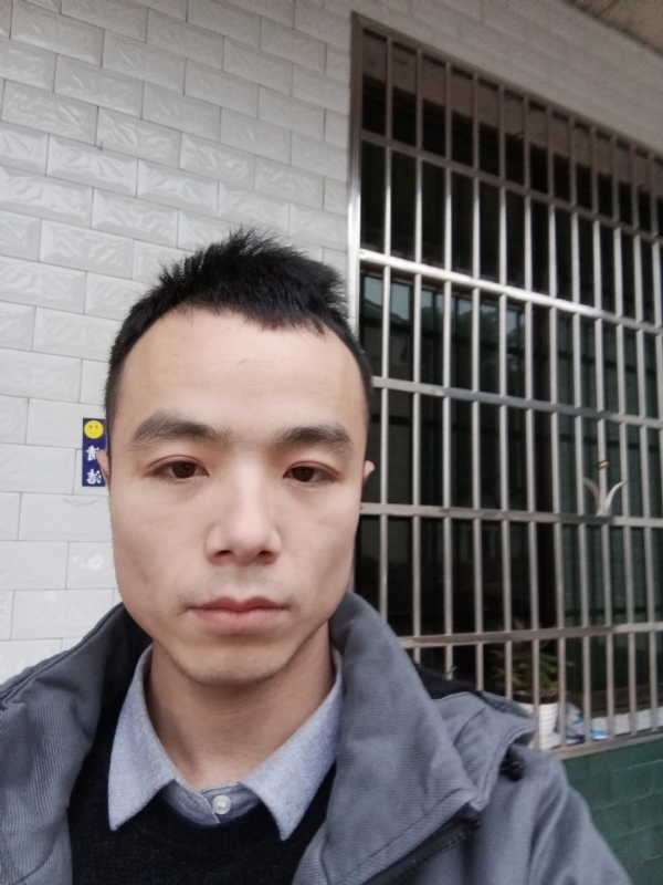 笑得那么开心的第二张照片--宜宾相亲服务中心