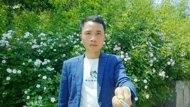 一生何求的第一张照片--宜宾相亲服务中心