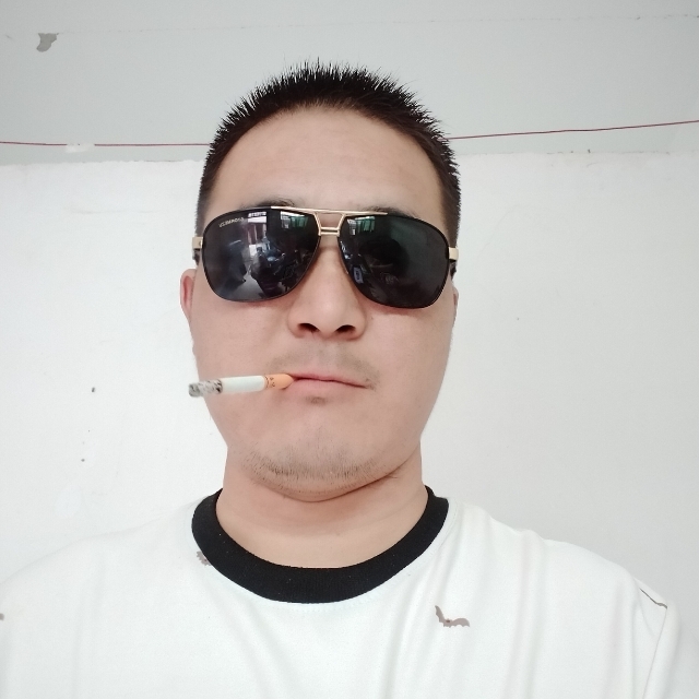 白伟伟的第一张照片--宜宾相亲服务中心