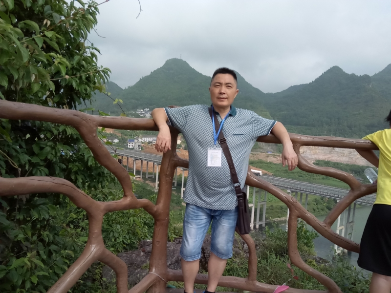 岁月无声的第一张照片--宜宾相亲服务中心