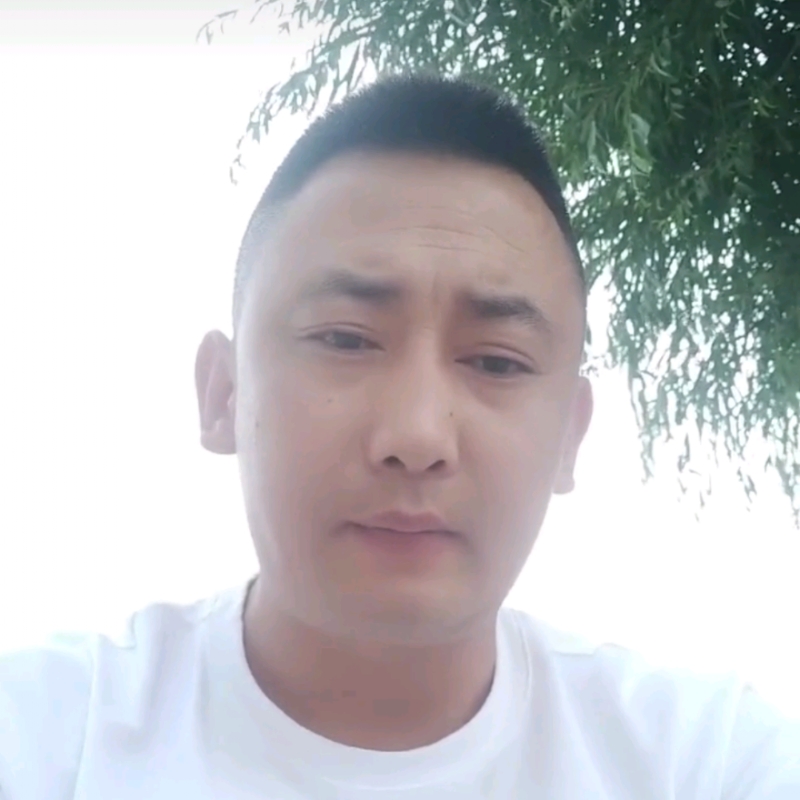 潇洒的第一张照片--宜宾相亲服务中心