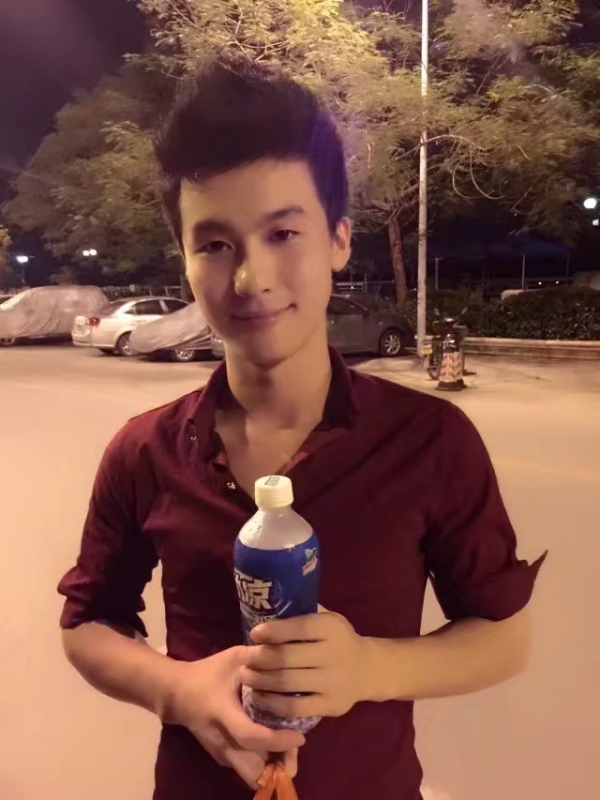 皮特王的第三张照片--宜宾相亲服务中心