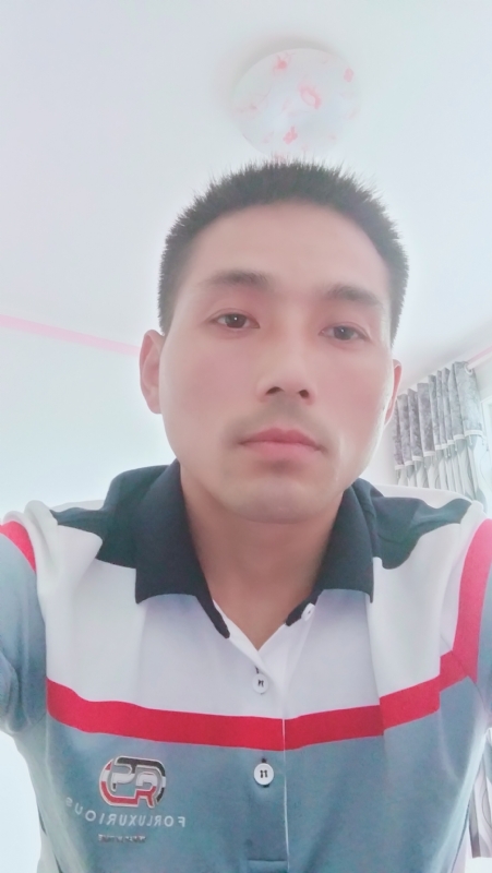 染红尘世的第一张照片--宜宾相亲服务中心