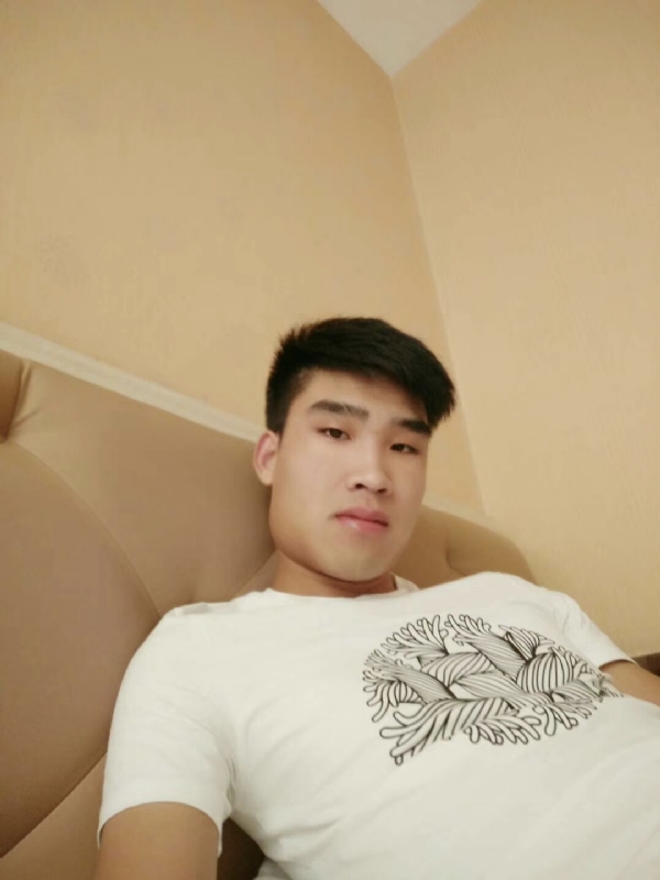 谁不曾孤单上路的第一张照片--宜宾相亲服务中心