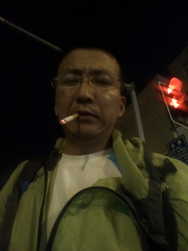 认真的生活的第一张照片--宜宾相亲服务中心