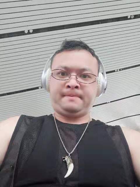 醉叶孤城的第一张照片--宜宾相亲服务中心