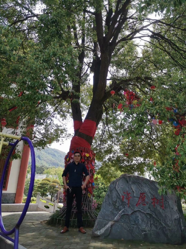 霸气的第一张照片--宜宾相亲服务中心