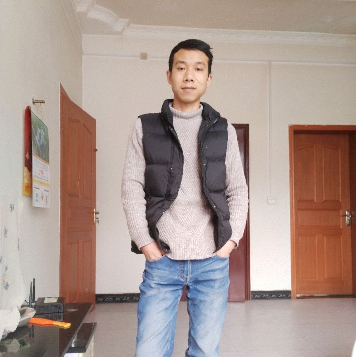 小伙子的第一张照片--宜宾相亲服务中心