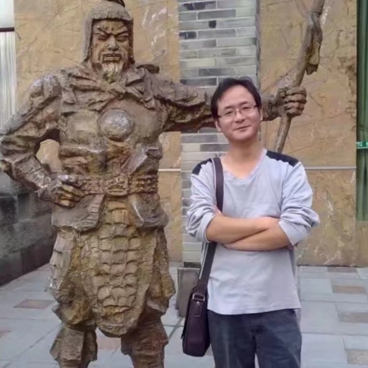 孤狼的第三张照片--宜宾相亲服务中心