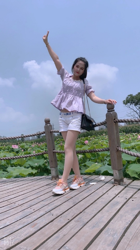 秋水伊人的第三张照片--宜宾相亲服务中心